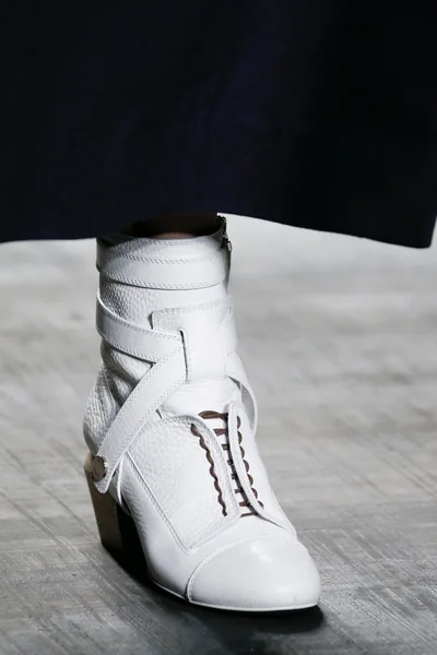 Look 32